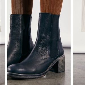 Free people essential Chelsea boots